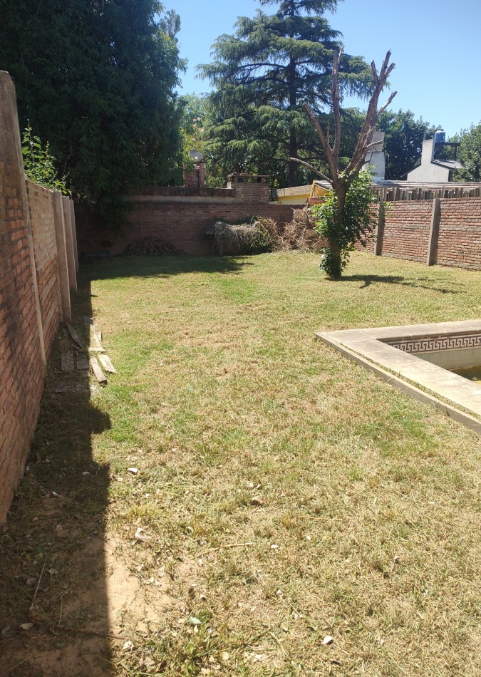 Local comercial  LOCAL + Garage + amplio jardin con piscina  