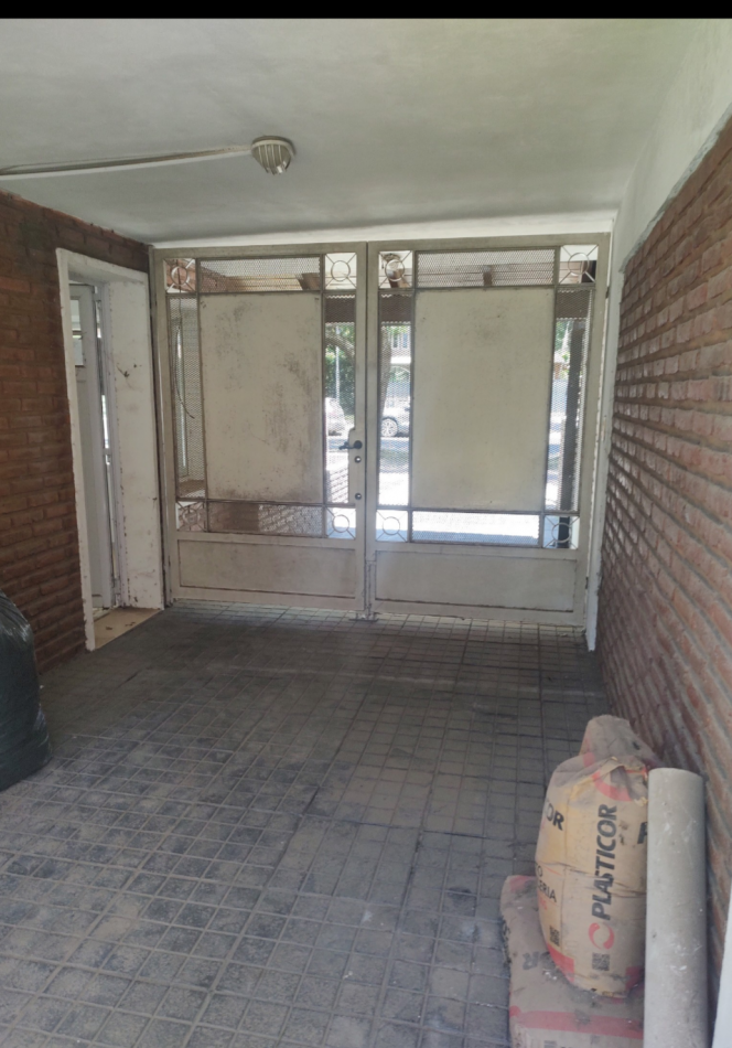 Local comercial  LOCAL + Garage + amplio jardin con piscina  
