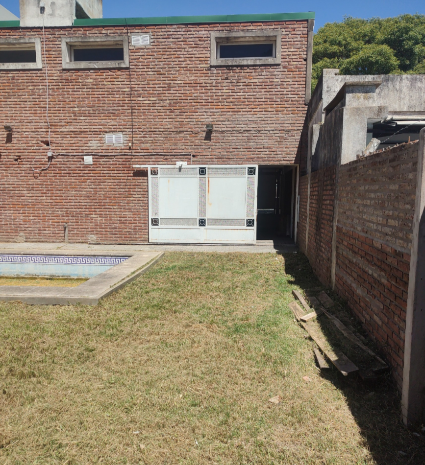 Local comercial  LOCAL + Garage + amplio jardin con piscina  