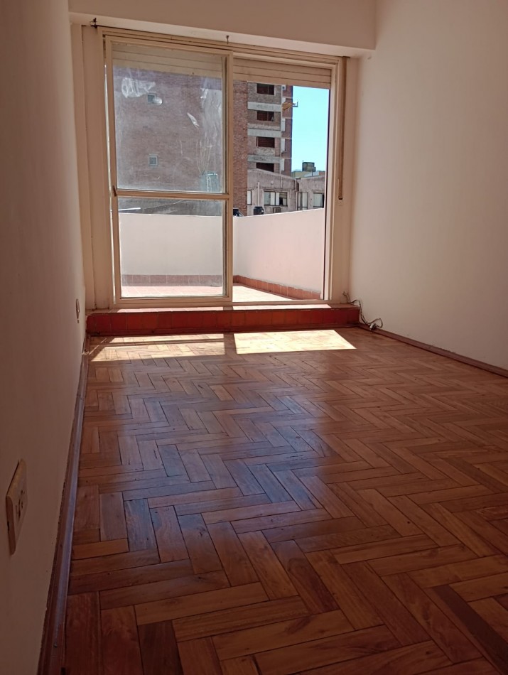 Nuevo Ingreso PH Escalera con cochera  - Rosario Centro APTO CREDITO 