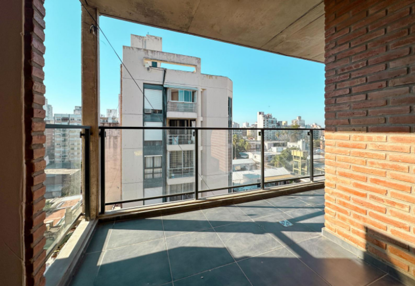 Departamento de 3 dormitorios en 9 de Julio y 1°de Mayo