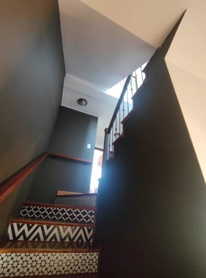 CASA EN VENTA DE 4 DORMITORIOS ESTILO CLASICO  EN BARRIO "SAN MARINO" FUNES  