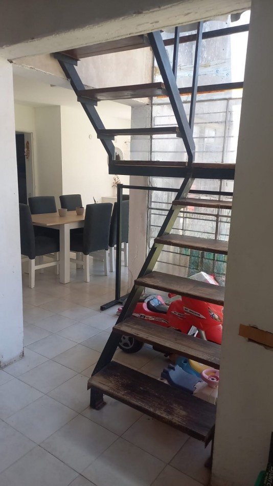 VENTA URGENTE - RETASADA - PROPIEDAD 4 DORMITORIOS - APTA CREDITO "FISHERTON R" ACEVEDO Y LA REPUBLICA - ROSARIO 