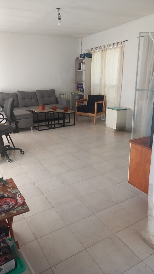 VENTA URGENTE - RETASADA - PROPIEDAD 4 DORMITORIOS - APTA CREDITO "FISHERTON R" ACEVEDO Y LA REPUBLICA - ROSARIO 