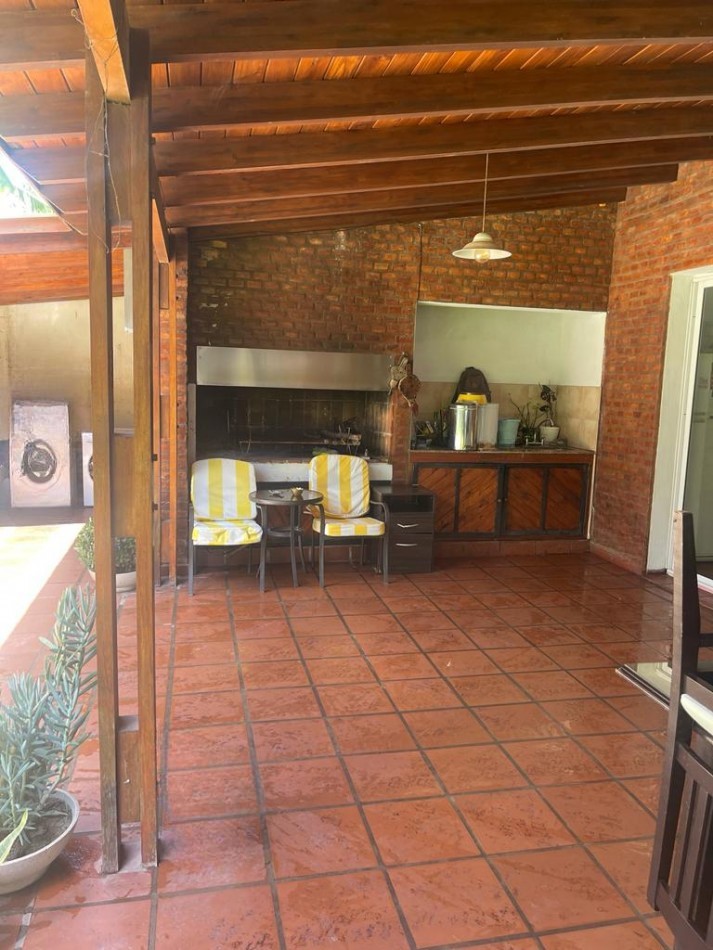 Roldan -  Venta importante propiedad  sobre impresionante lote forestado!