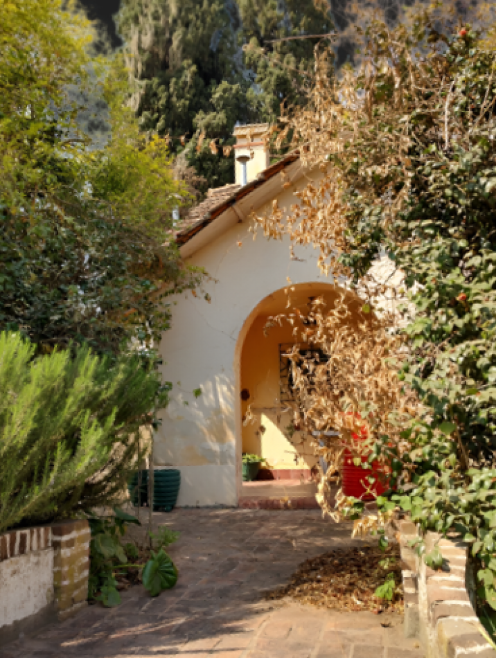 Hermosa casa estilo ingles en Funes Centro