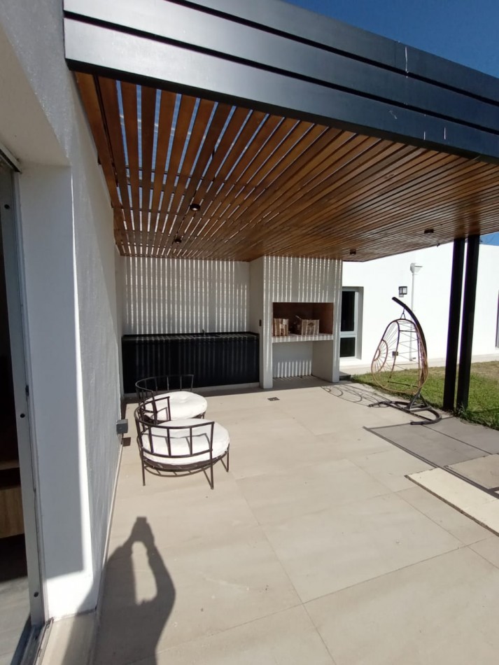 VENTA BARRIO PRIVADO FUNES HILLS MIRAFLORES POSIBILIDAD SUMAR LOTE LINDERO 