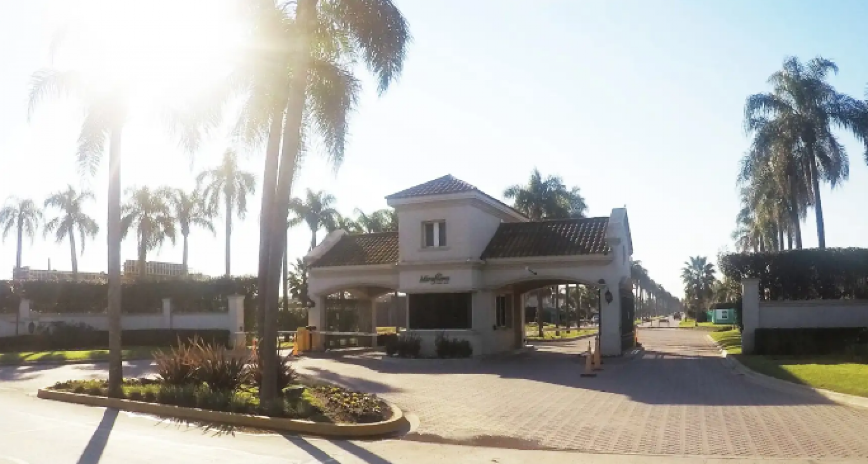 Terreno en B° privado de Miraflores en venta