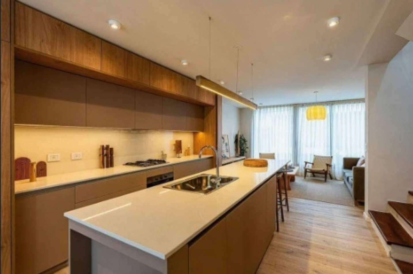 CASA DE 3 DORMITORIOS Y COMODIN EN B°LOURDES