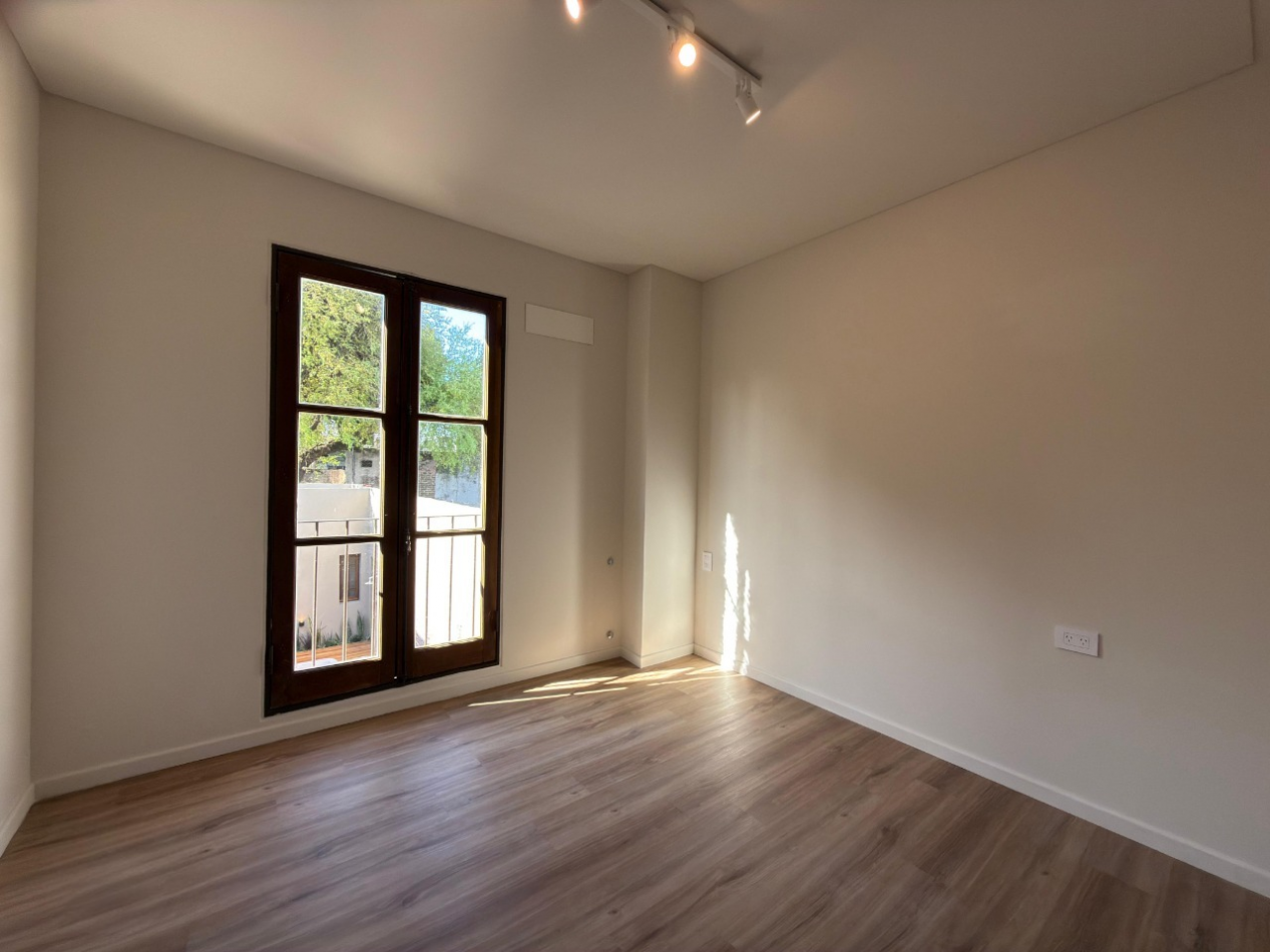 CASA DE 3 DORMITORIOS Y COMODIN EN B°LOURDES