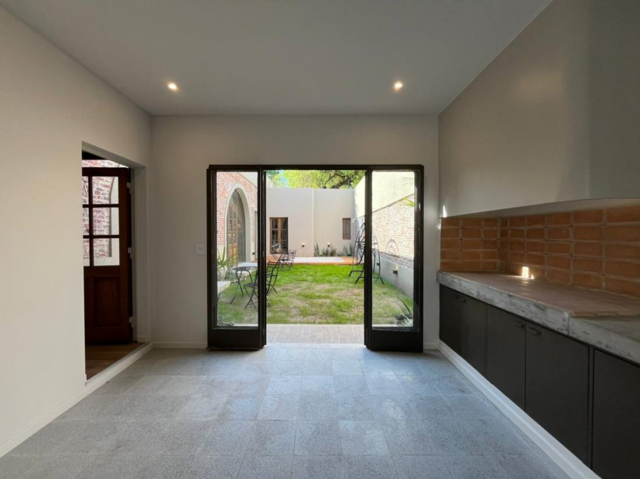 CASA DE 3 DORMITORIOS Y COMODIN EN B°LOURDES