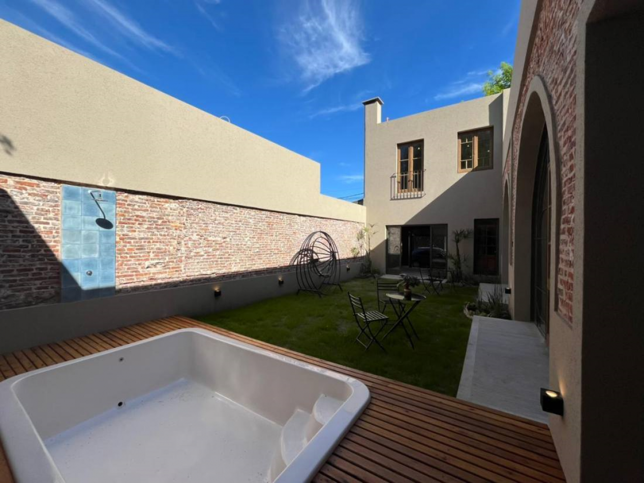 CASA DE 3 DORMITORIOS Y COMODIN EN B°LOURDES