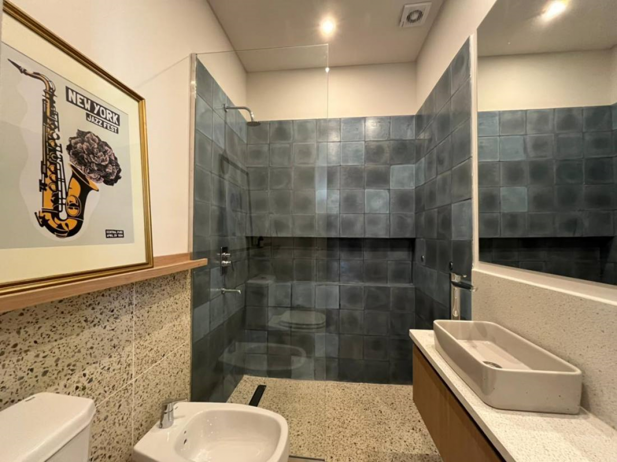 CASA DE 3 DORMITORIOS Y COMODIN EN B°LOURDES