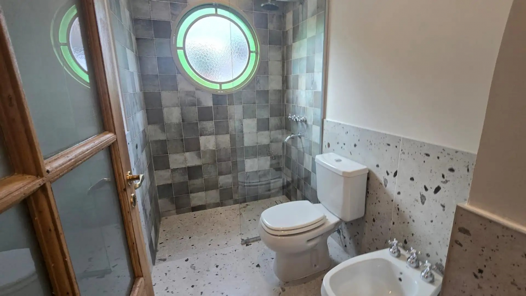 Casa de estilo de 3 dormitorios en Ricchieri 400