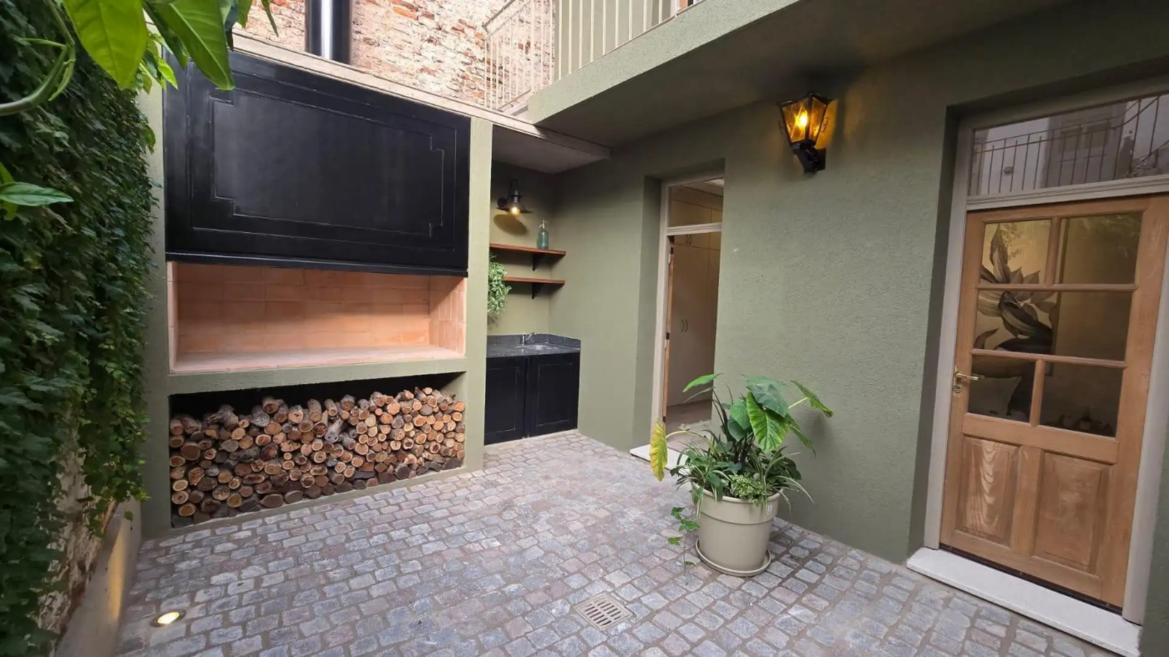 Casa de estilo de 3 dormitorios en Ricchieri 400