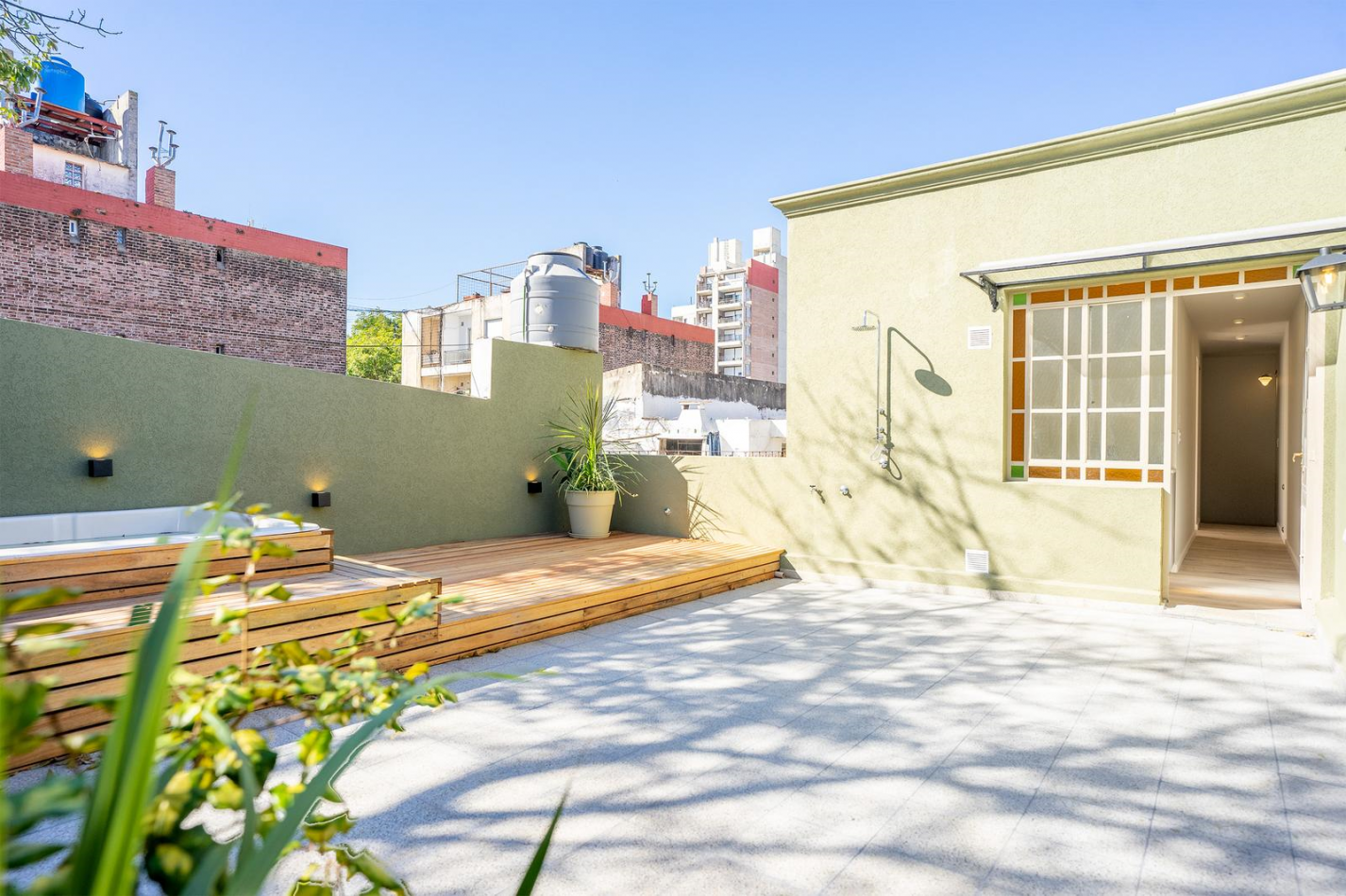 Casa de estilo de 3 dormitorios en Ricchieri 400