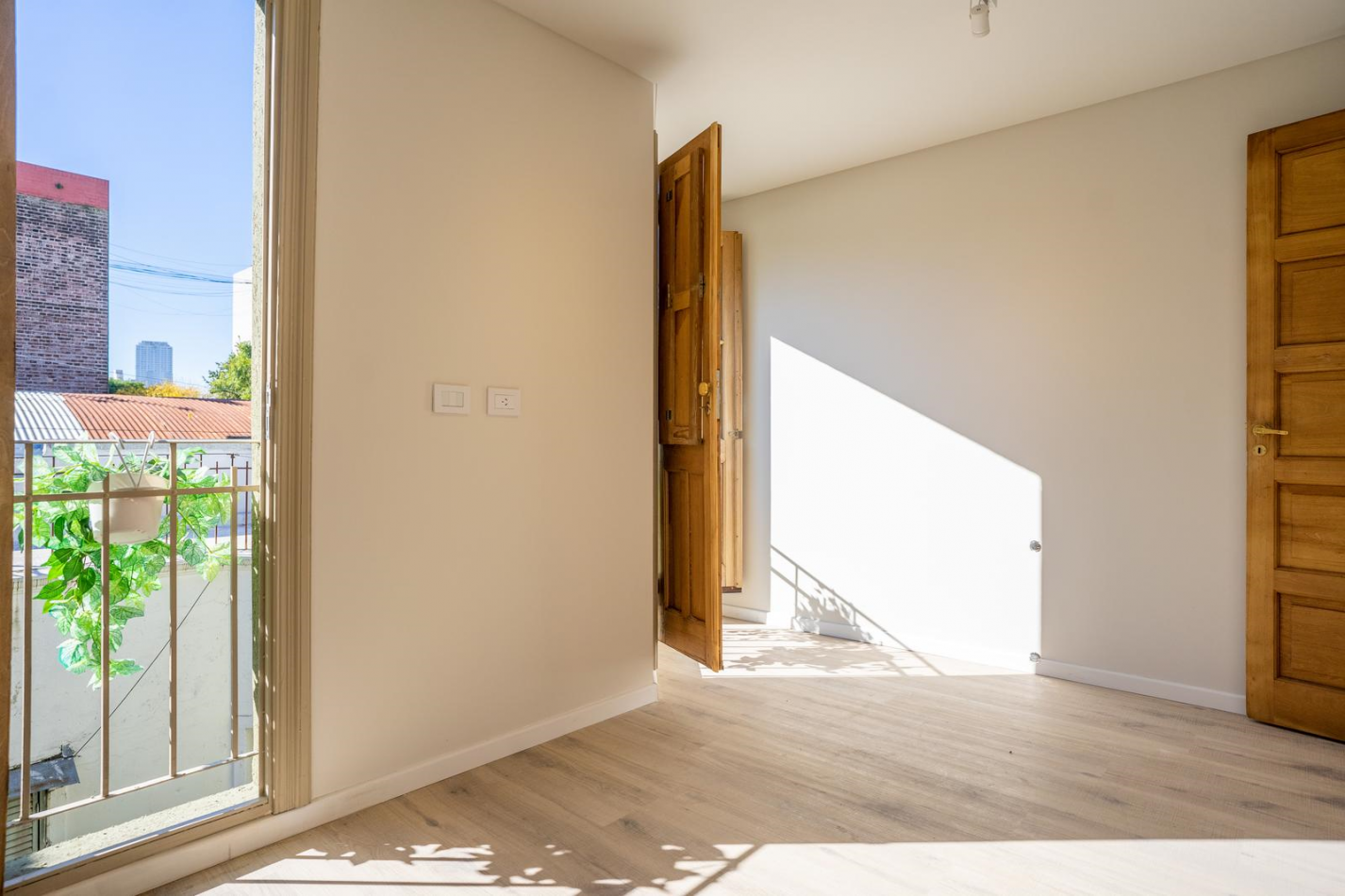 Casa de estilo de 3 dormitorios en Ricchieri 400