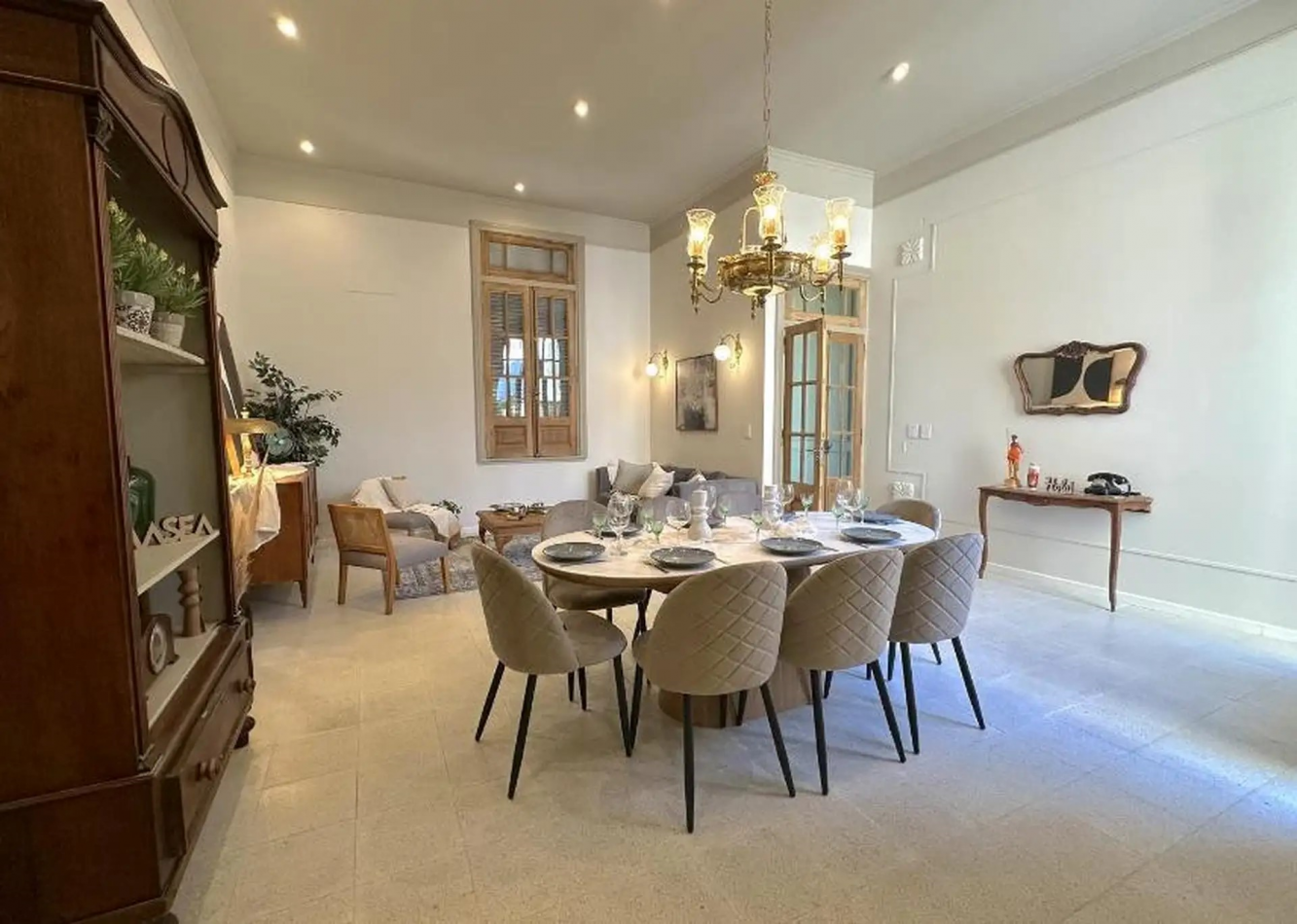 Casa de estilo de 3 dormitorios en Ricchieri 400