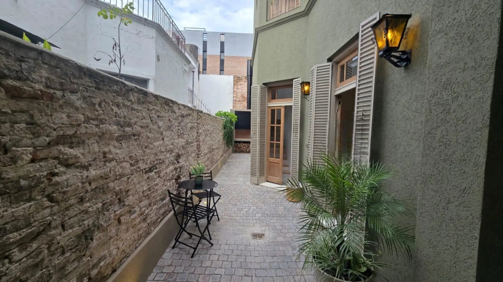 Casa de estilo de 3 dormitorios en Ricchieri 400