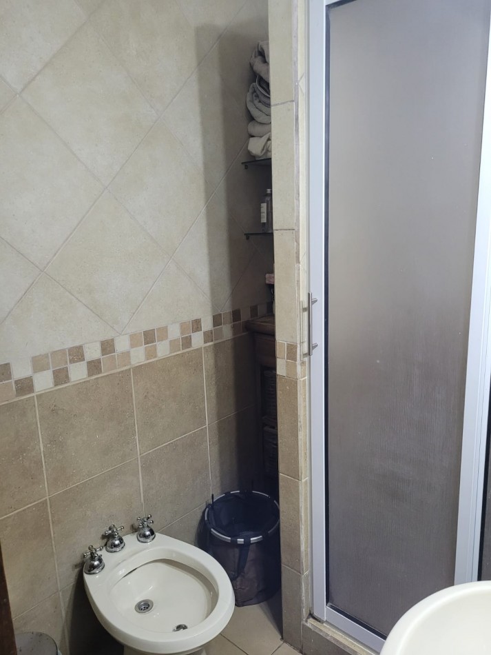 CASA DE 2 PLANTAS EN CENTENO Y BUENOS AIRES APTA A CREDITO