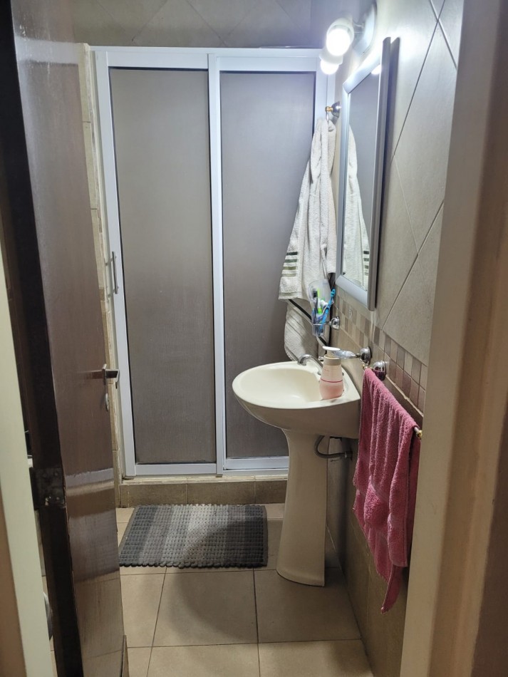 CASA DE 2 PLANTAS EN CENTENO Y BUENOS AIRES APTA A CREDITO