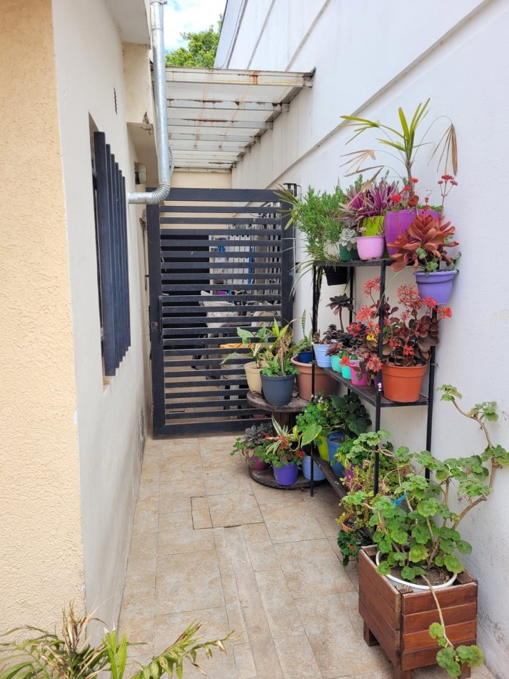 CASA DE 2 PLANTAS EN CENTENO Y BUENOS AIRES APTA A CREDITO