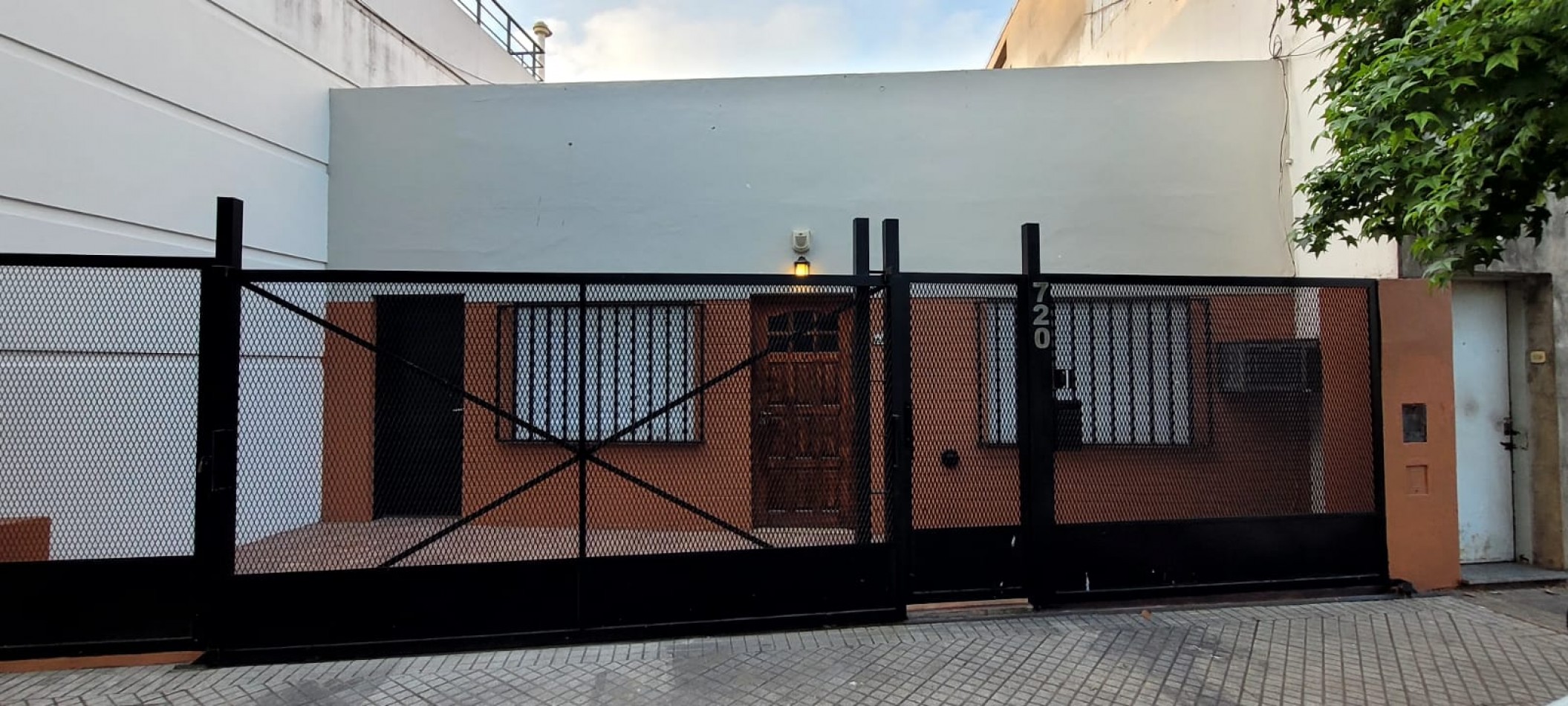 CASA DE 2 PLANTAS EN CENTENO Y BUENOS AIRES APTA A CREDITO