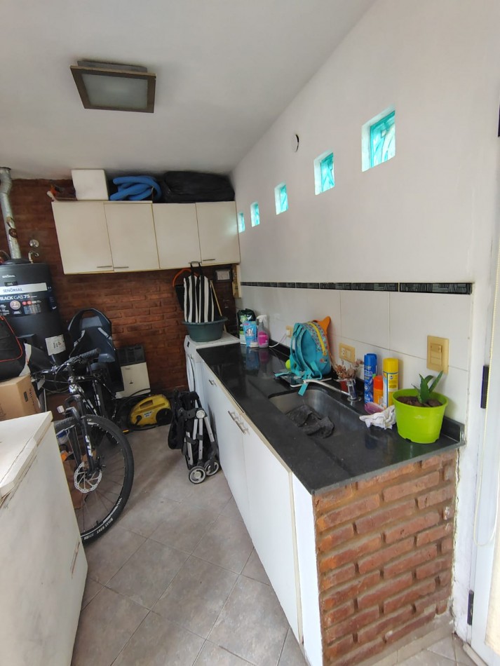 VENTA FUNES APTA A CREDITO  ESQUINA CON PISCINA 2 DORM 