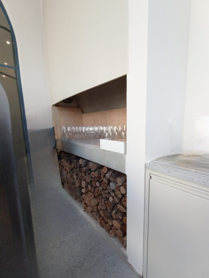 CASA DE 3 DORMITORIOS Y COMODIN EN SARMIENTO 2300