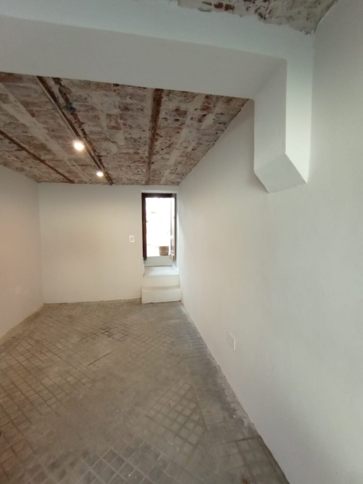 CASA DE 3 DORMITORIOS Y COMODIN EN SARMIENTO 2300