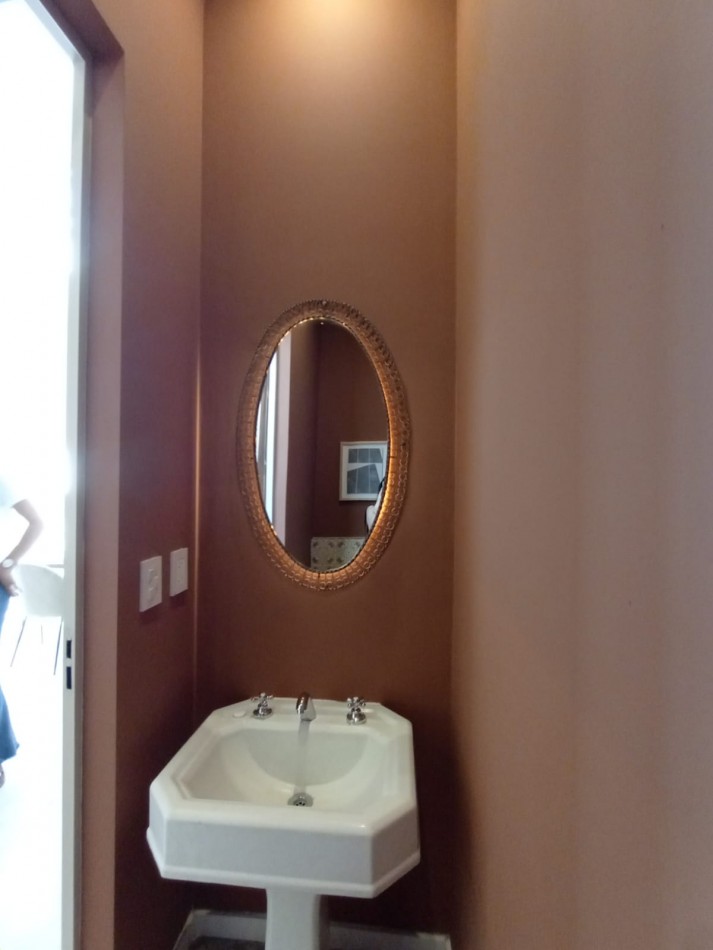 CASA DE 3 DORMITORIOS Y COMODIN EN SARMIENTO 2300