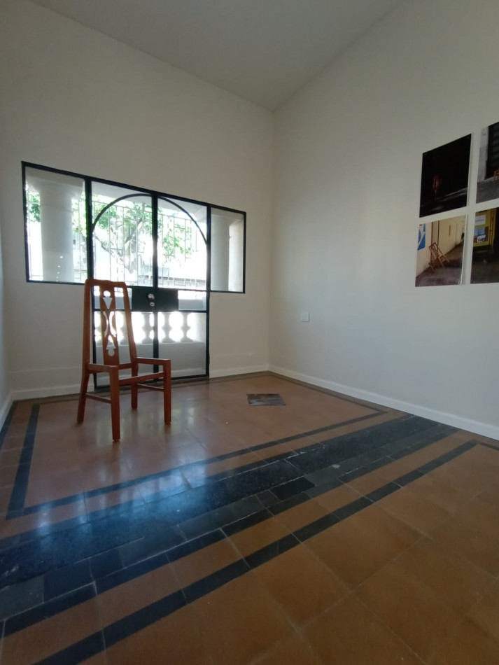 CASA DE 3 DORMITORIOS Y COMODIN EN SARMIENTO 2300