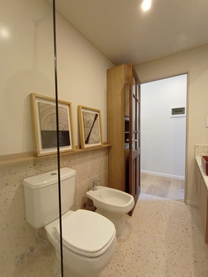 CASA DE 3 DORMITORIOS Y COMODIN EN SARMIENTO 2300