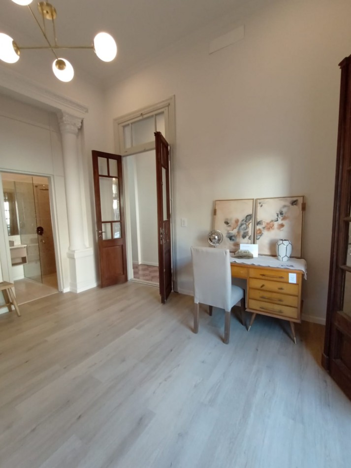 CASA DE 3 DORMITORIOS Y COMODIN EN SARMIENTO 2300