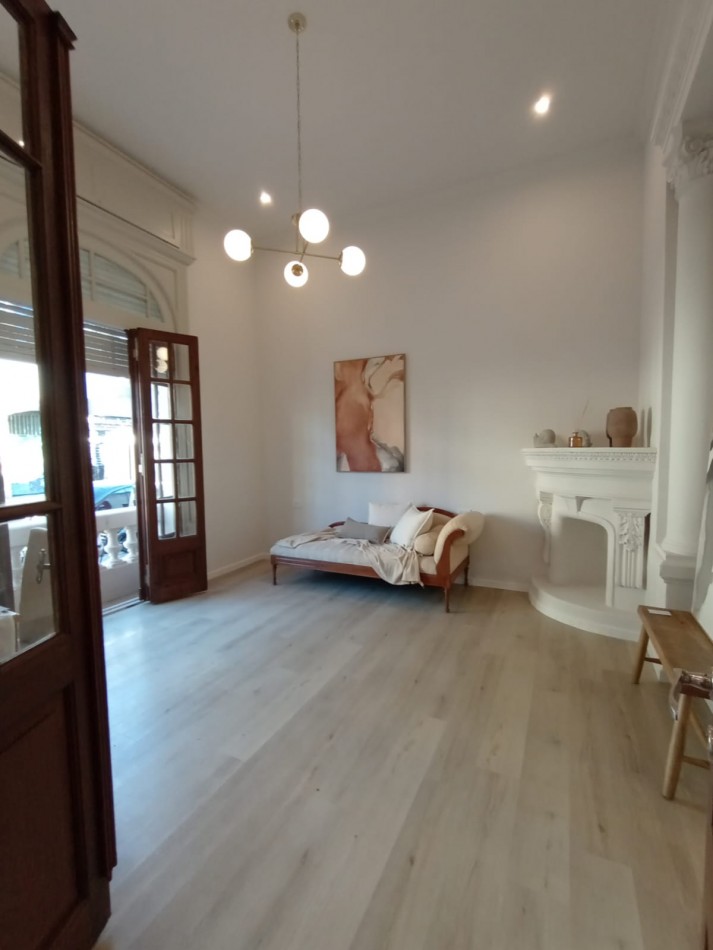 CASA DE 3 DORMITORIOS Y COMODIN EN SARMIENTO 2300