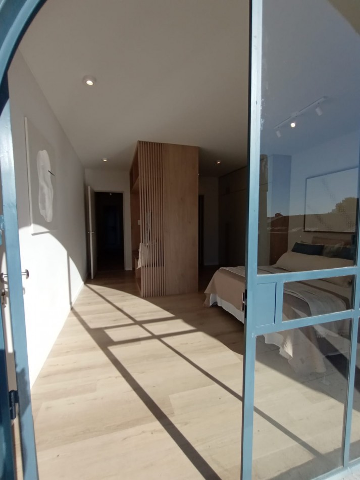 CASA DE 3 DORMITORIOS Y COMODIN EN SARMIENTO 2300