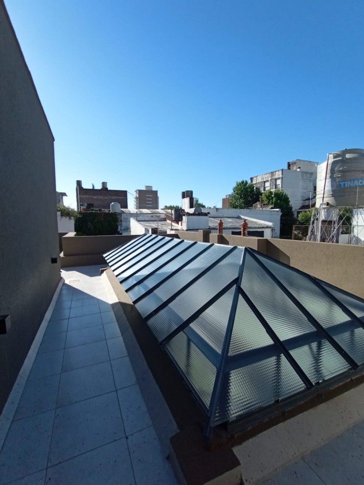 CASA DE 3 DORMITORIOS Y COMODIN EN SARMIENTO 2300