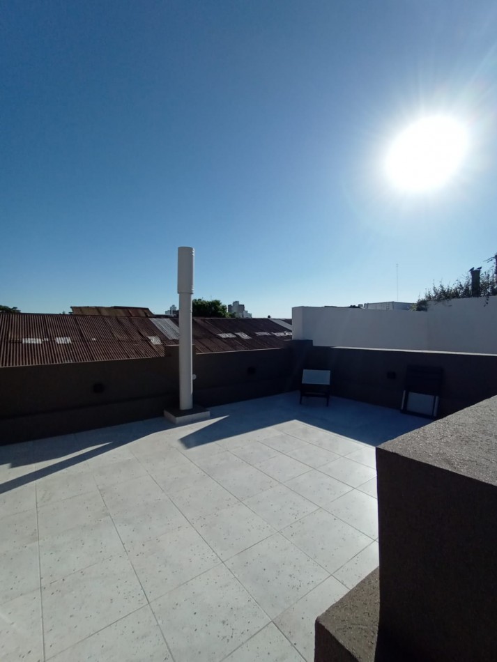 CASA DE 3 DORMITORIOS Y COMODIN EN SARMIENTO 2300
