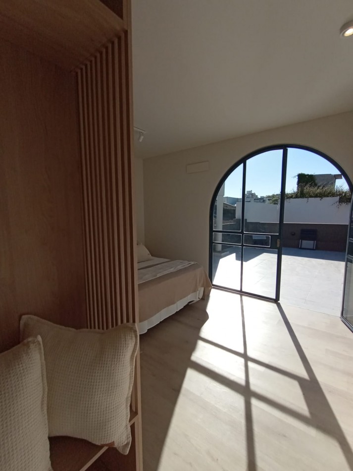 CASA DE 3 DORMITORIOS Y COMODIN EN SARMIENTO 2300