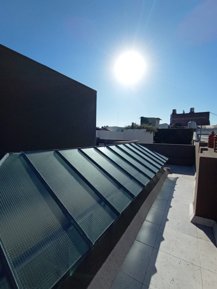 CASA DE 3 DORMITORIOS Y COMODIN EN SARMIENTO 2300