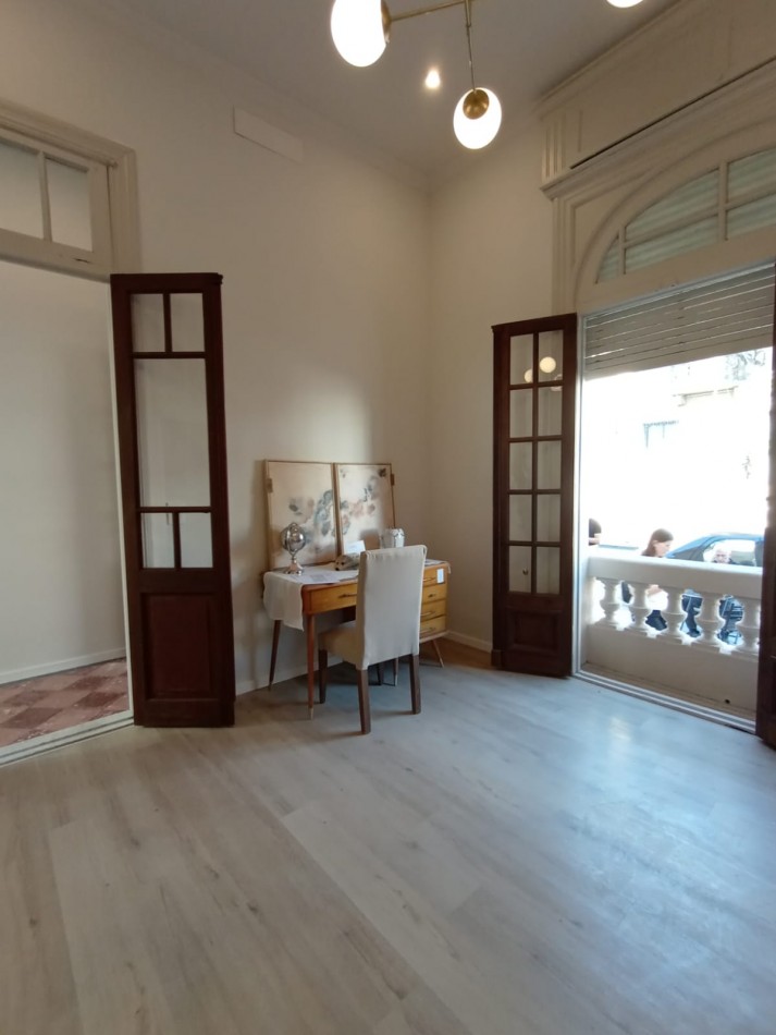 CASA DE 3 DORMITORIOS Y COMODIN EN SARMIENTO 2300