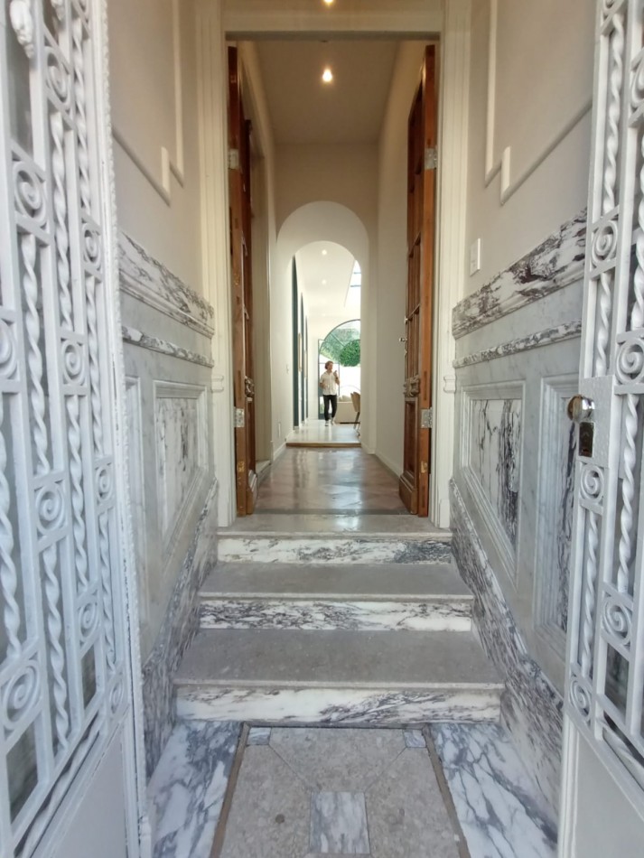 CASA DE 3 DORMITORIOS Y COMODIN EN SARMIENTO 2300