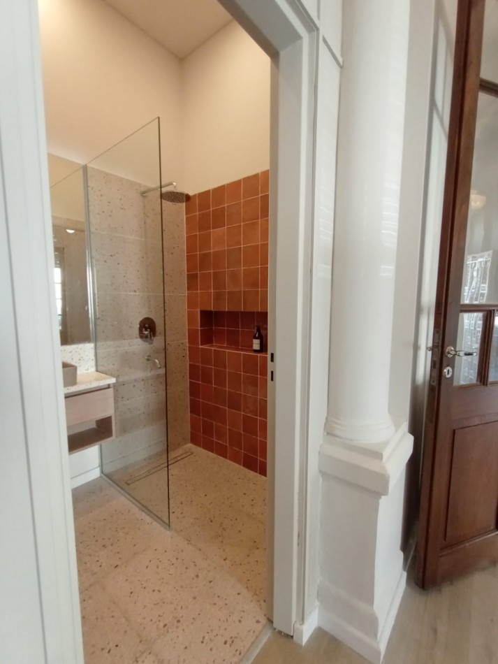 CASA DE 3 DORMITORIOS Y COMODIN EN SARMIENTO 2300