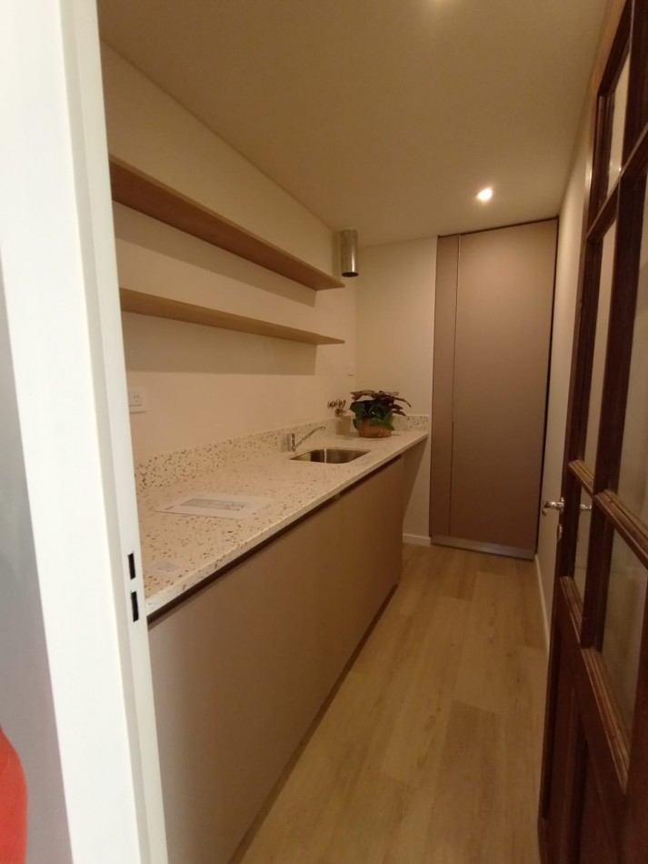 CASA DE 3 DORMITORIOS Y COMODIN EN SARMIENTO 2300