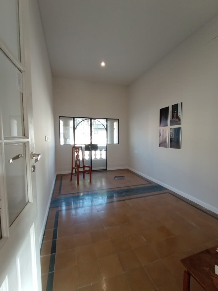 CASA DE 3 DORMITORIOS Y COMODIN EN SARMIENTO 2300