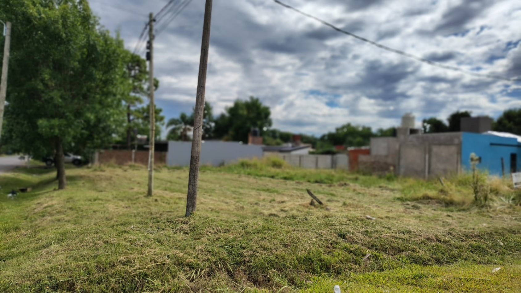 VENTA FUNES LOTE ESQUINA APTO COMERCIO SOBRE PAVIMENTO G17