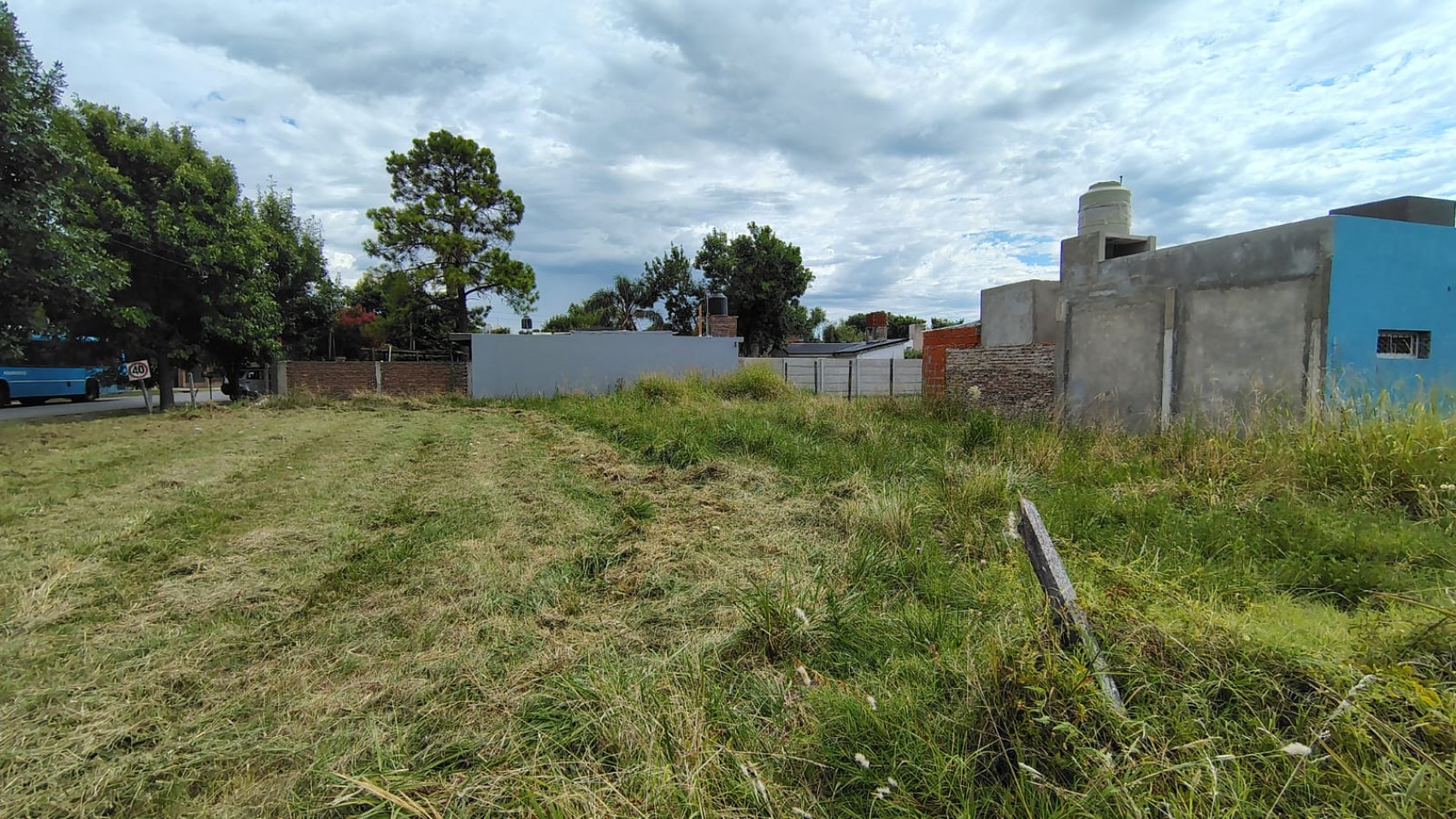 VENTA FUNES LOTE ESQUINA APTO COMERCIO SOBRE PAVIMENTO G17