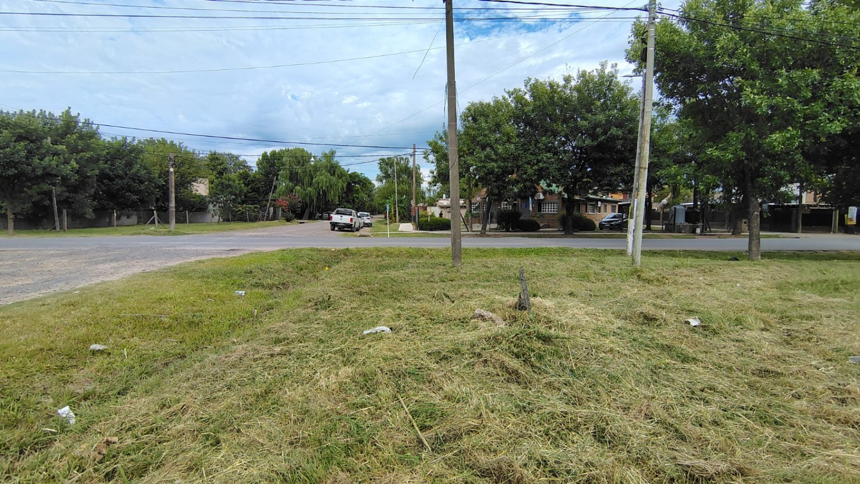 VENTA FUNES LOTE ESQUINA APTO COMERCIO SOBRE PAVIMENTO G17