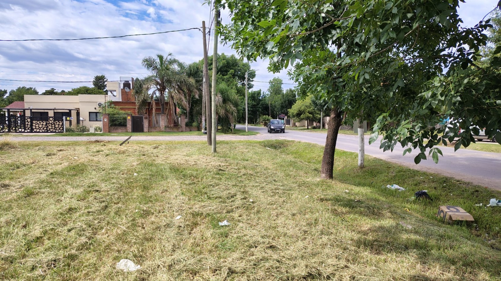 VENTA FUNES LOTE ESQUINA APTO COMERCIO SOBRE PAVIMENTO G17