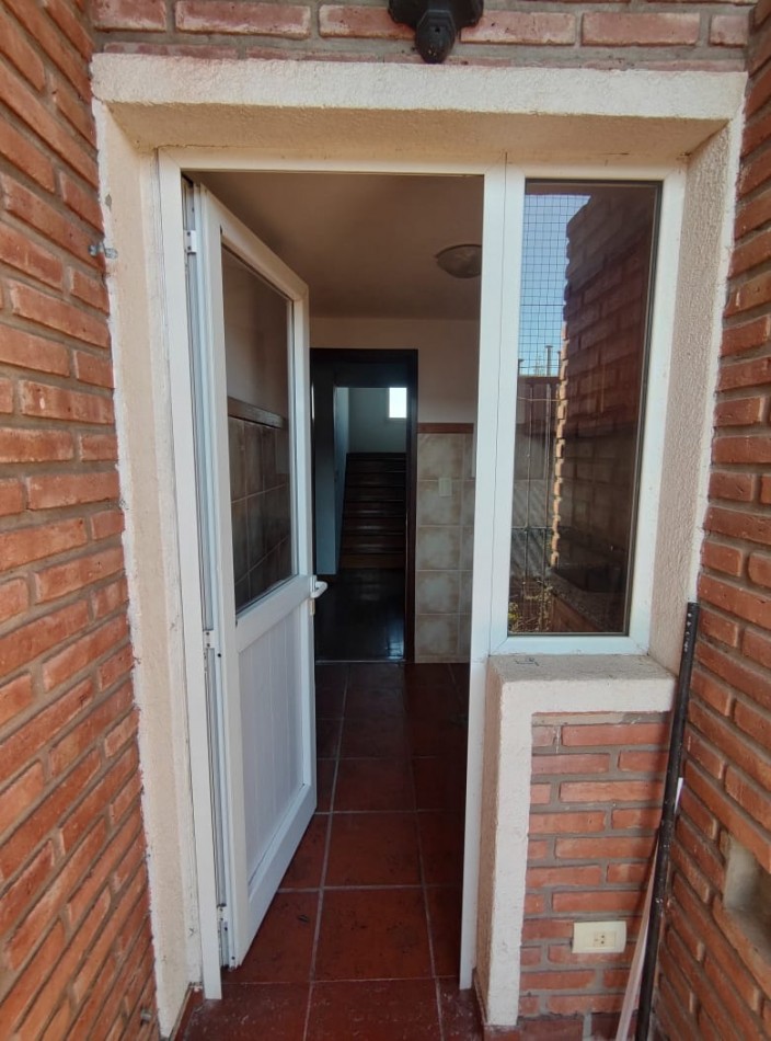 ALQUILER PERMANENTE BARRIO PRIVADO"SAN MARINO" FUNES HILLS